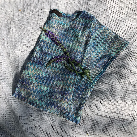 🎉3/$15 The Limited Chevron Butterfly Sleeve Top - Picture 2 of 8